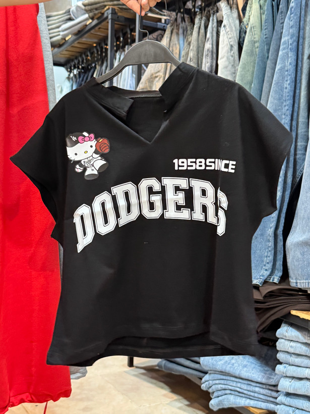 وست هلو کیتی Dodgers | تیشرت طرح دار گرافیکی زنانه و دخترانه